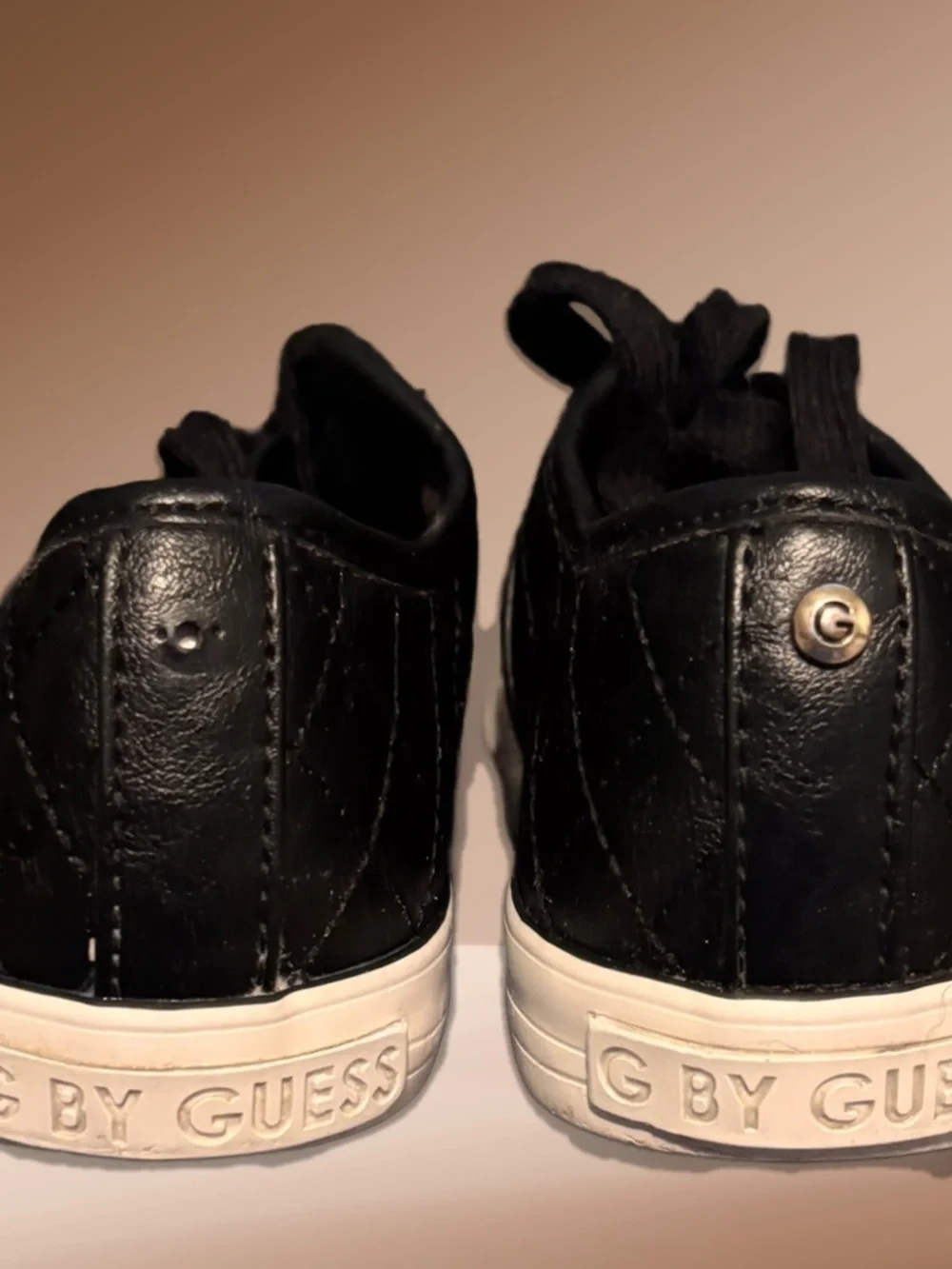 Guess low top